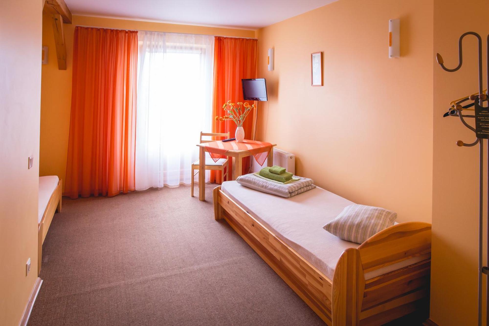 Hotel Viesu Maja Janis Madona Habitación foto